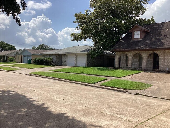 Building Photo - 4120 Venetian Way