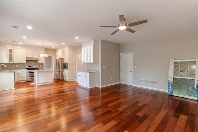 Building Photo - 3895 Tugaloo Dr NE