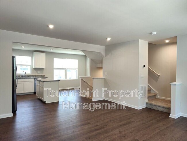 Building Photo - 5850 Granbury Dr