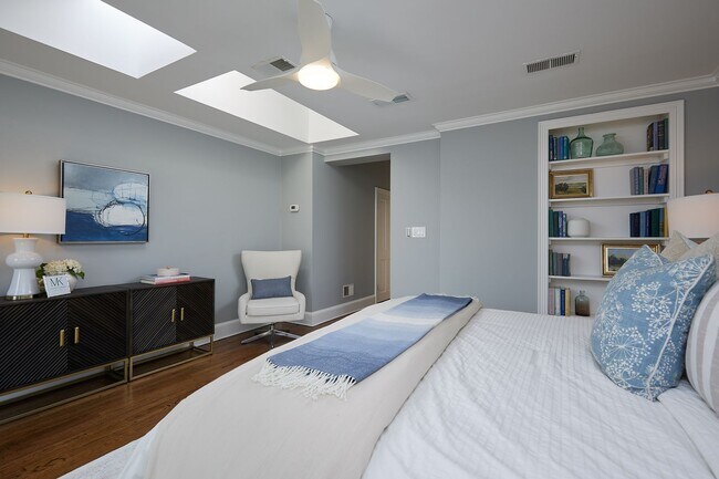 Building Photo - Historic Rowhouse in Central DC (Dupont) w...