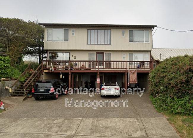 Primary Photo - 146 SW Cottage St