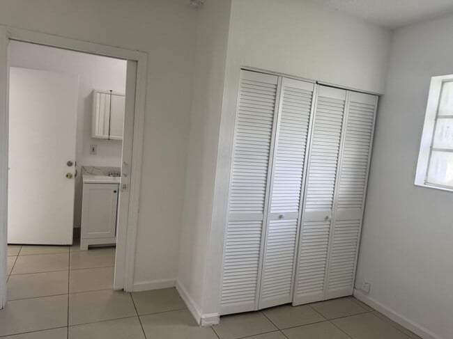 Building Photo - 24000 SW 207th Ave