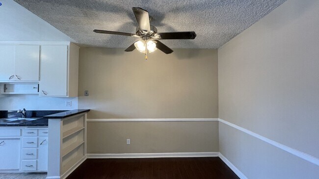 Building Photo - 5502 Corteen Pl