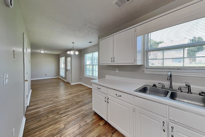 Building Photo - 5712 Hidden Brook Cir