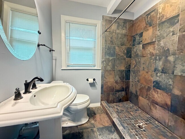 Building Photo - 3 Bedroom Home With A  Basement And Large Back Yard