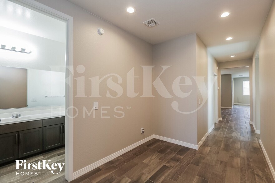 Building Photo - 44169 W Palo Aliso Way