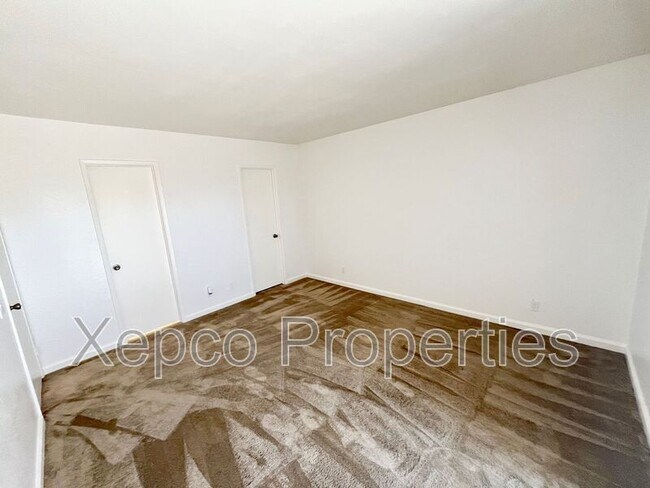 Building Photo - 479 Bradshaw E Ln