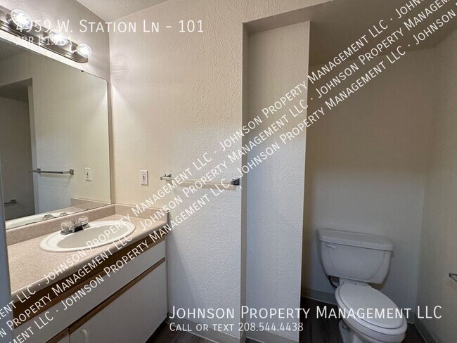 Building Photo - 4959 W Station Ln