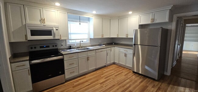 Building Photo - 1110 Trout Brook Dr