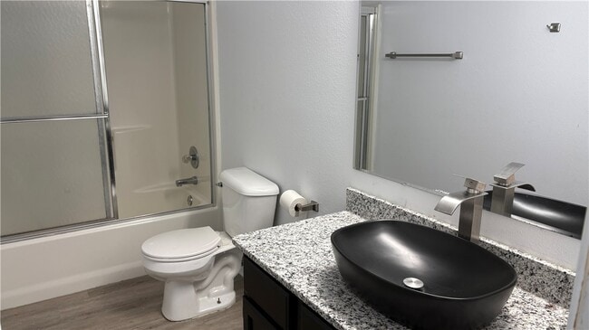 Building Photo - 621 E 1st St