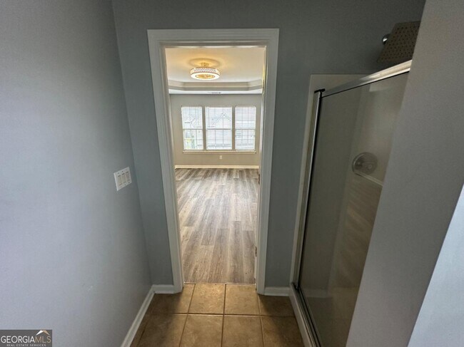 Building Photo - 5496 Village Trace