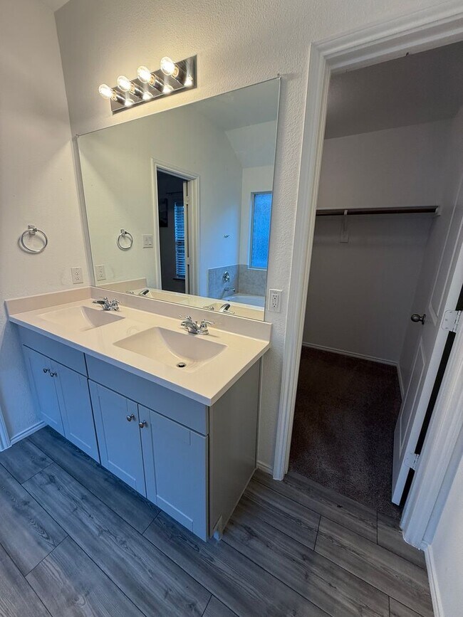 Building Photo - Great 3 bedroom in Providence Village Ask about the Move In Special!!