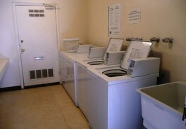 Building Photo - Creekside