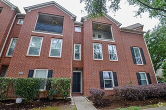 Building Photo - 3027 N Heights Hollow Ln