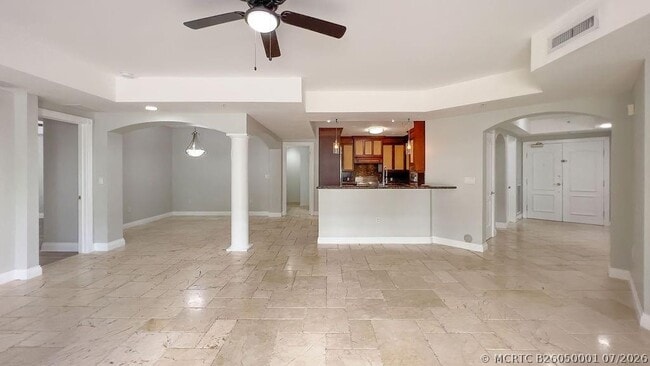 Building Photo - 4241 N Ocean Dr