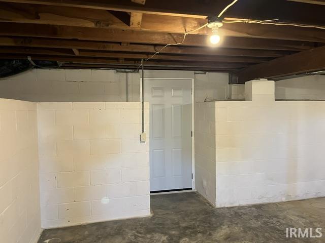 Building Photo - 4670 Breeze Rd