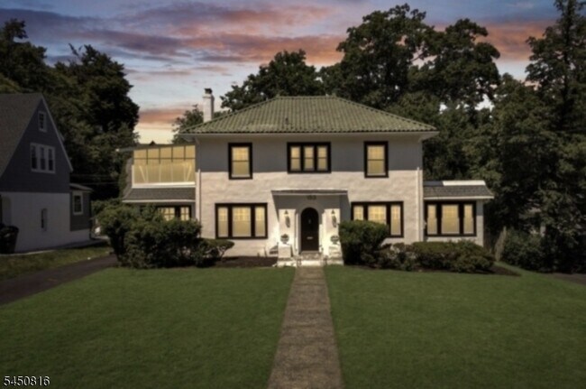 Building Photo - 153 Clairmont Terrace