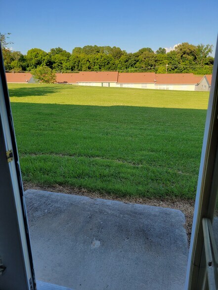 Building Photo - 109 Golf Club Ln