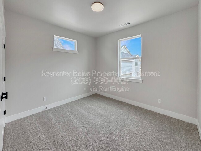 Building Photo - 152 S Koyukuk Ln