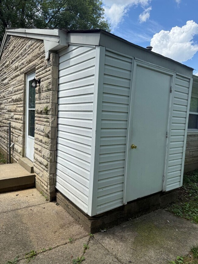 Building Photo - OKOLONA HOME