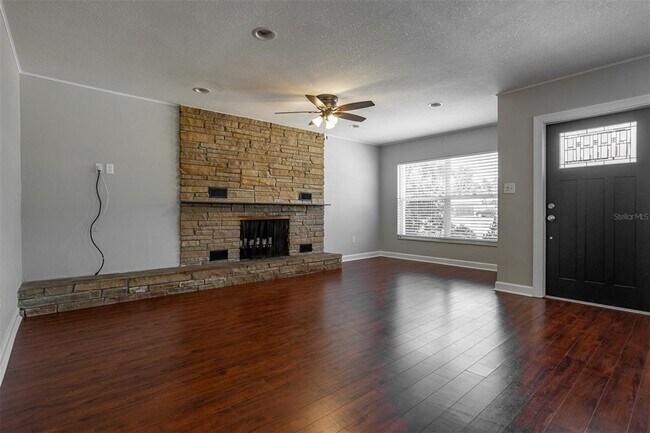 Building Photo - 3420 W San Juan St