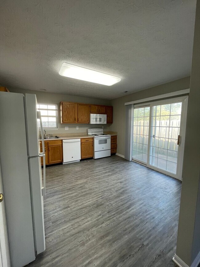 Building Photo - Three Bedroom Single Family Home - West La...