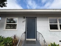 Building Photo - 2101-2107 Reed Ave.
