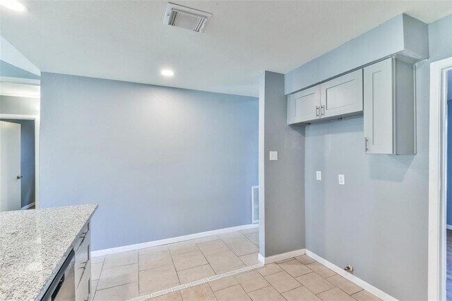 Building Photo - 10822 White Oak Bend Dr