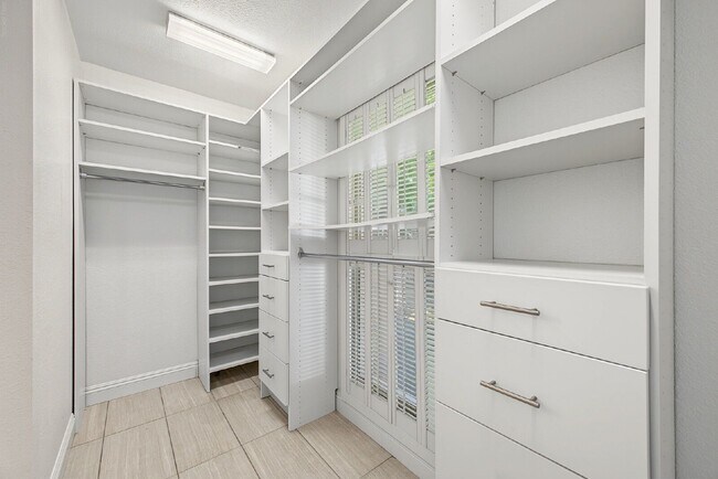 Building Photo - 13015 N 49th Pl