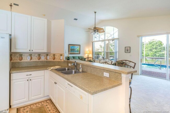 Building Photo - 2096 NW Marsh Rabbit Ln
