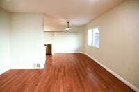 Building Photo - 1323 Ridgeley Dr