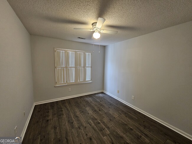 Building Photo - 701 S Fairfield Dr
