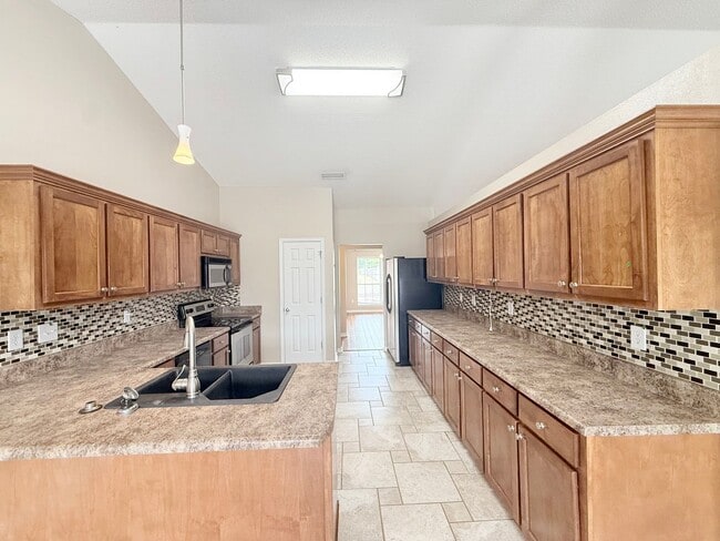 Building Photo - Spacious 4-Bedroom All Brick Home