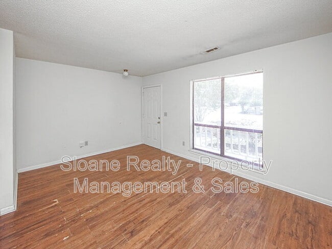 Building Photo - 1408 D Camp Rd