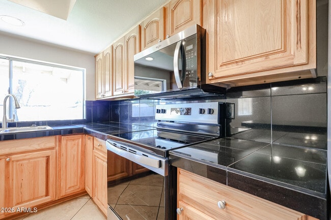 Building Photo - 3015 W Bluefield Ave