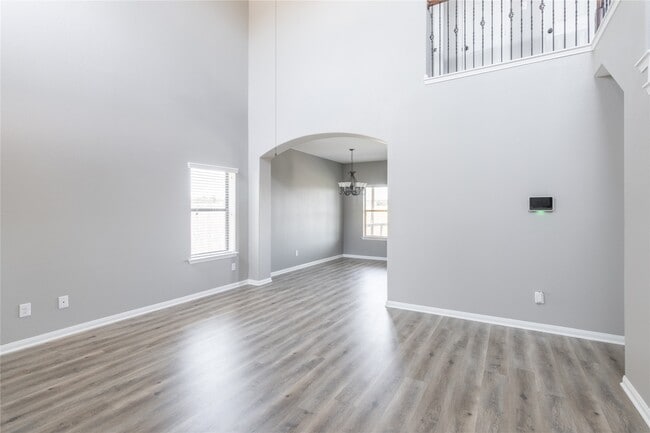 Building Photo - 23622 Virginia Pine Dr