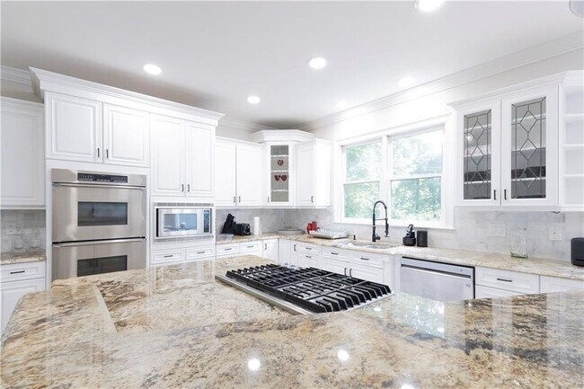 Building Photo - 700 S Brighton Ct