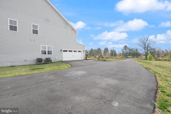 Building Photo - 12914 Hazelwood Dr