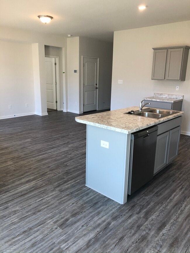 Building Photo - 28464 Longfellow Ln