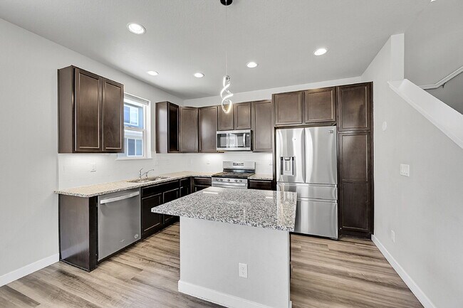 Building Photo - $2,775 - 3 Bed, 2.5 Bath Home in Aurora wi...