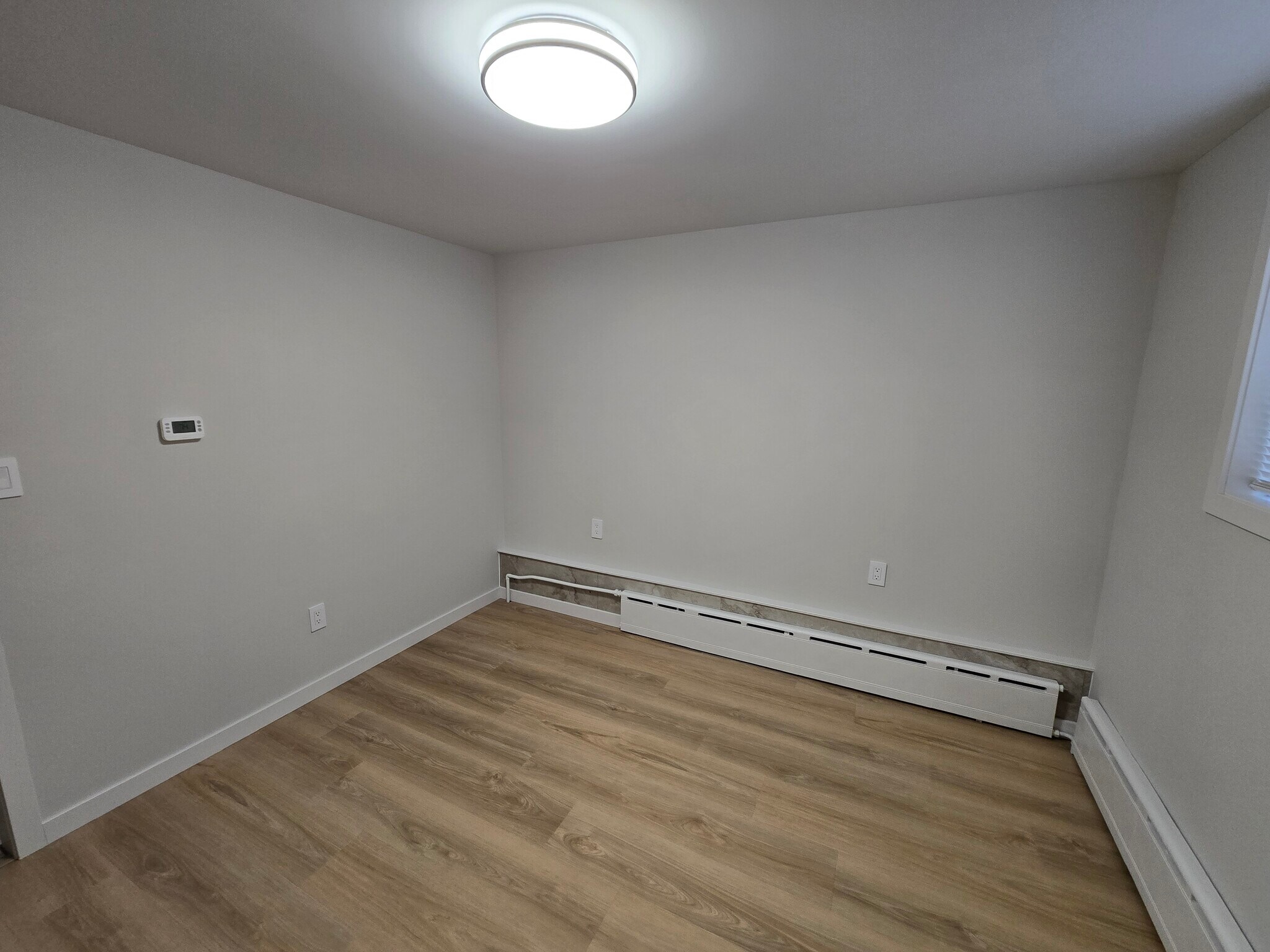 Building Photo - 117 Riverview Ave