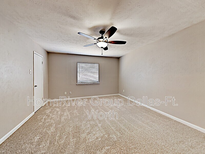 Building Photo - 5117 Bartlett Dr