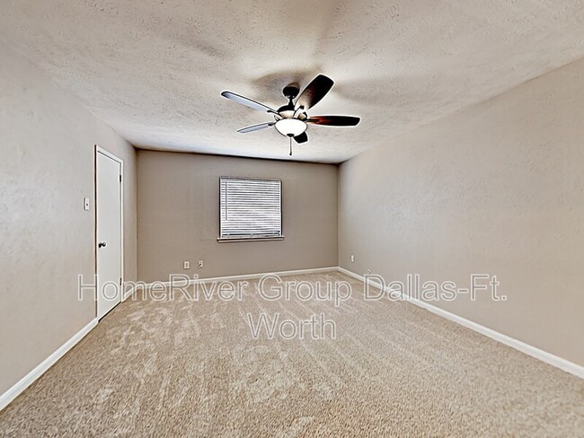Building Photo - 5117 Bartlett Dr