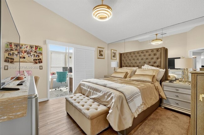 Building Photo - 210 NW Zanzibar Pl