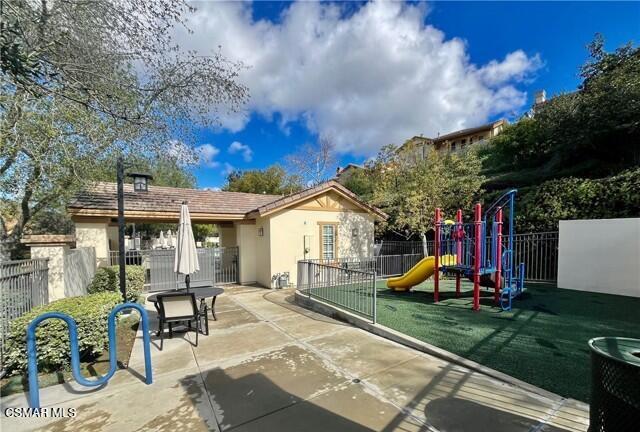 Building Photo - 4659 Cielo Cir