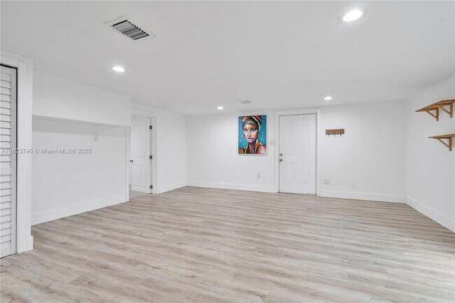 Building Photo - 7637 NW 17th Pl