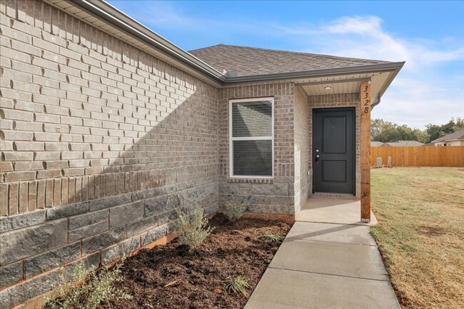 Building Photo - Brand New Yukon Home/Mustang schools