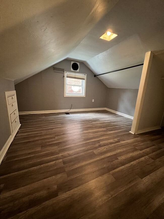 Building Photo - Newly Updated 3 Bed, 2 Bath Home on a Quiet Street in Brentwood- Available 7/15!