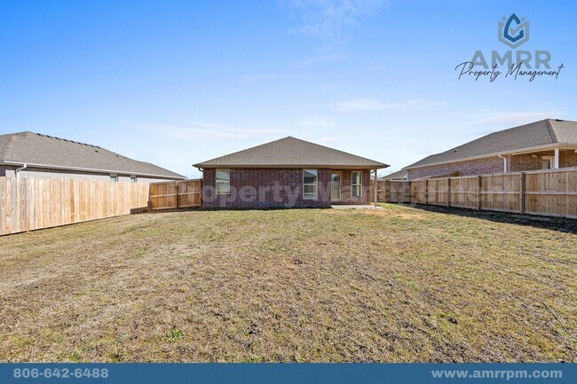 Building Photo - New Beginnings Start At AMRR: 4 bedroom in Apple Crossing!