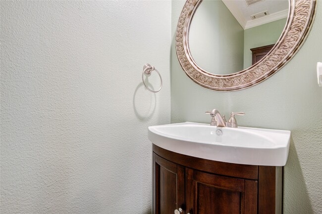 Building Photo - 8906 Herts Rd